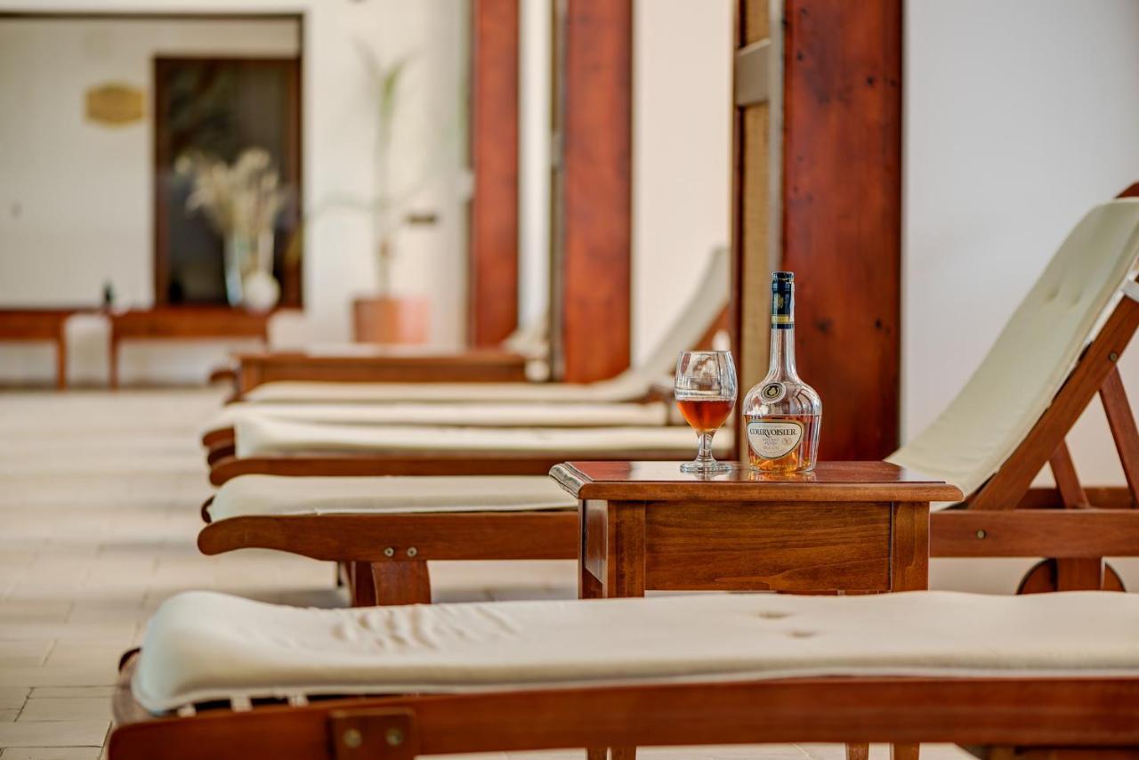 Club Insieme Grand Resort Potlogi Exteriör bild