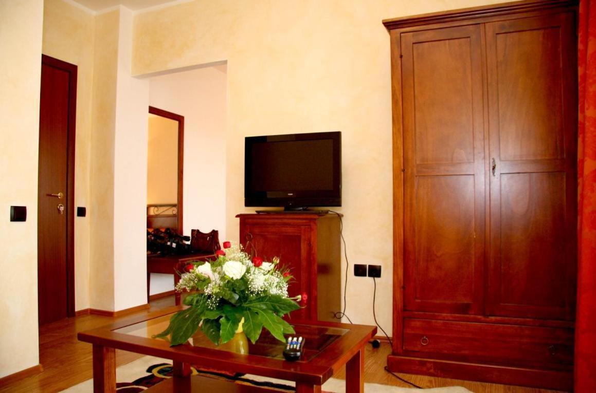 Club Insieme Grand Resort Potlogi Rum bild