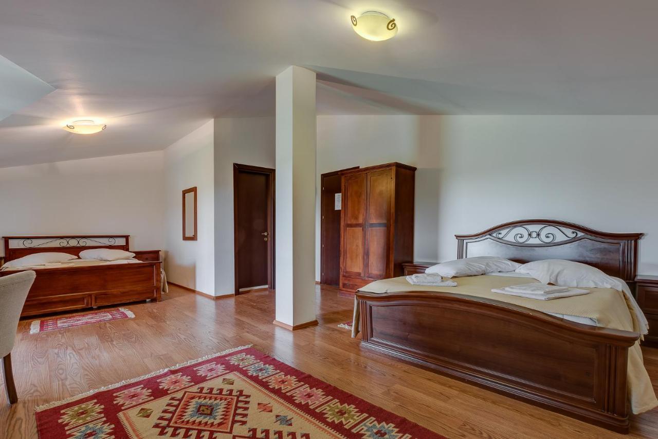 Club Insieme Grand Resort Potlogi Exteriör bild
