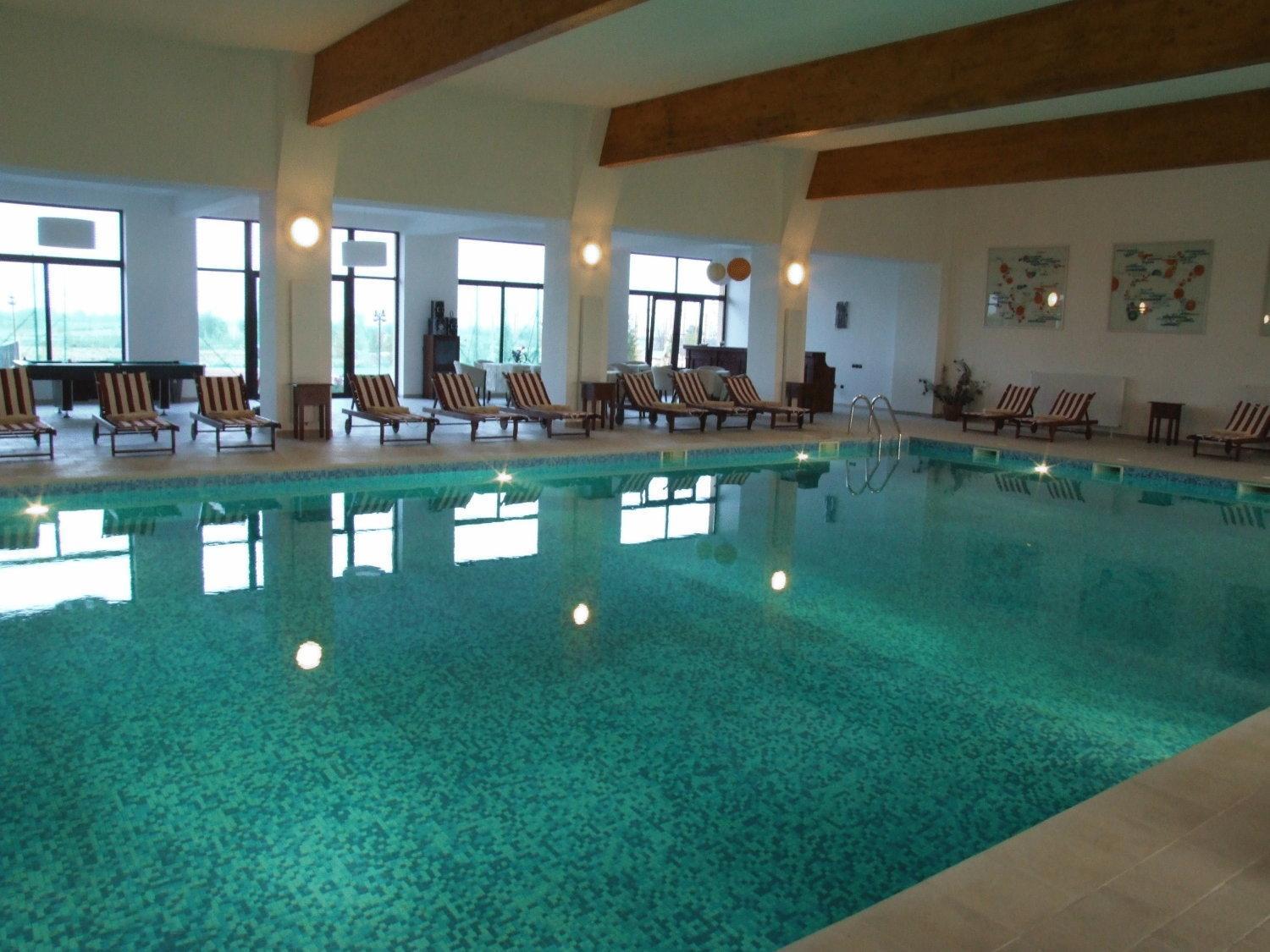 Club Insieme Grand Resort Potlogi Exteriör bild