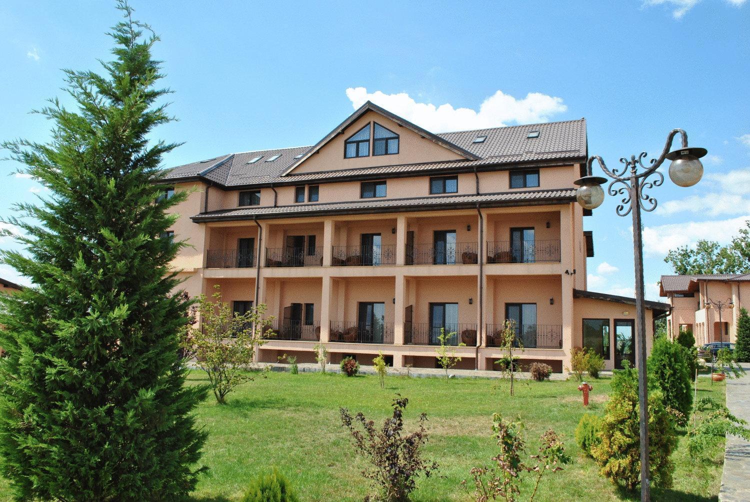 Club Insieme Grand Resort Potlogi Exteriör bild